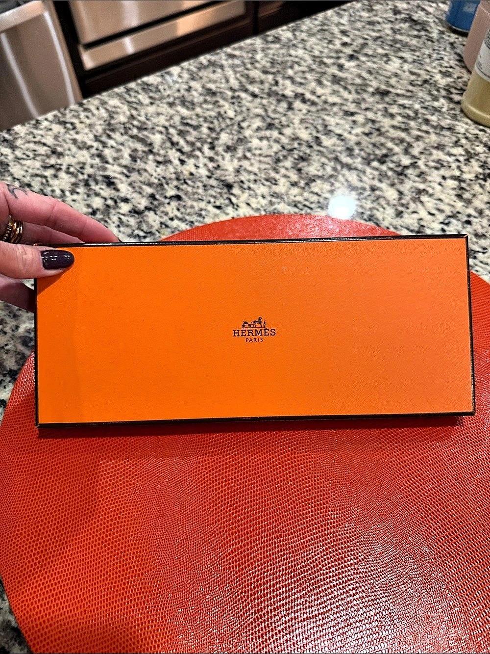 Hermรจs Orange Box